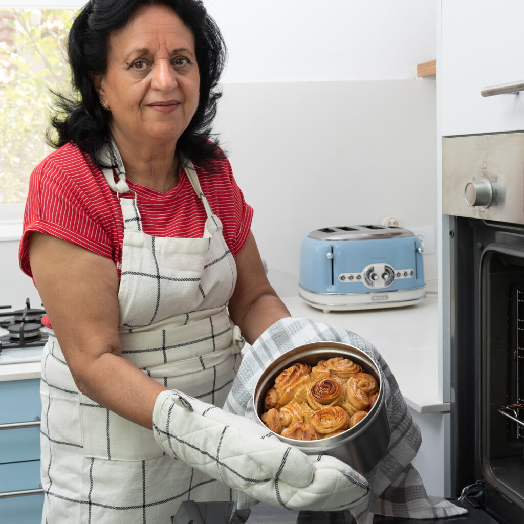 אדוס